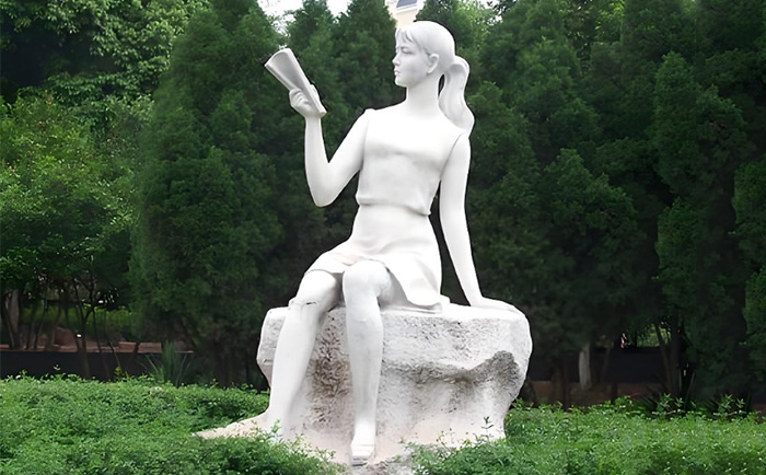 千年匠心，傳世之美——優(yōu)藝雕塑定制人物石雕藝術(shù)
