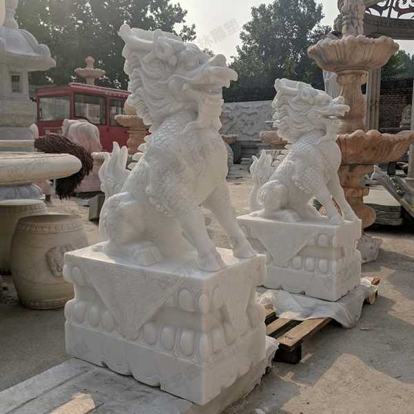 什么是傳統(tǒng)景觀中的藝術(shù)雕塑呢？