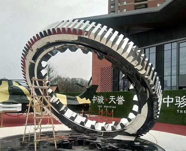 為什么越來越多的地方選擇定做景觀不銹鋼雕塑？